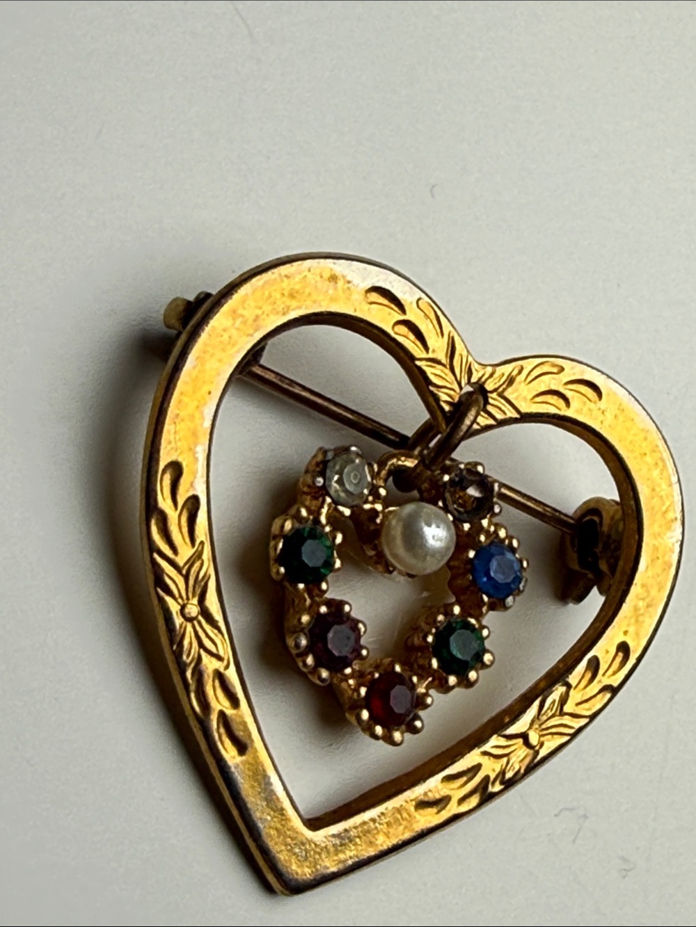 Vintage Gold tone double dangle Heart Multi rhinestone Pendant Brooch pin - Picture 3 of 7